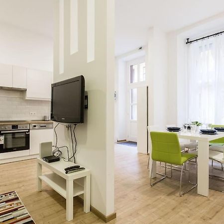 Designer Dream Home In The Ruin Bar District W A/C Budapest Luaran gambar